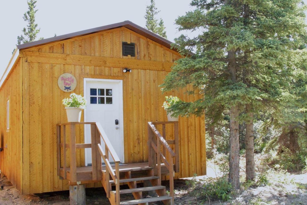 Arctic Dragonfly Inn Хийли Екстериор снимка